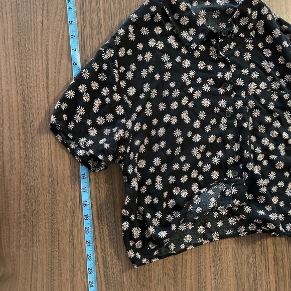 American Eagle extra small button-down crop top - Picture 7 of 7